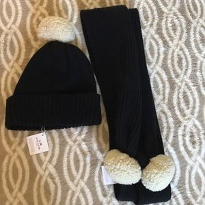 Coach winter hat and scarf set